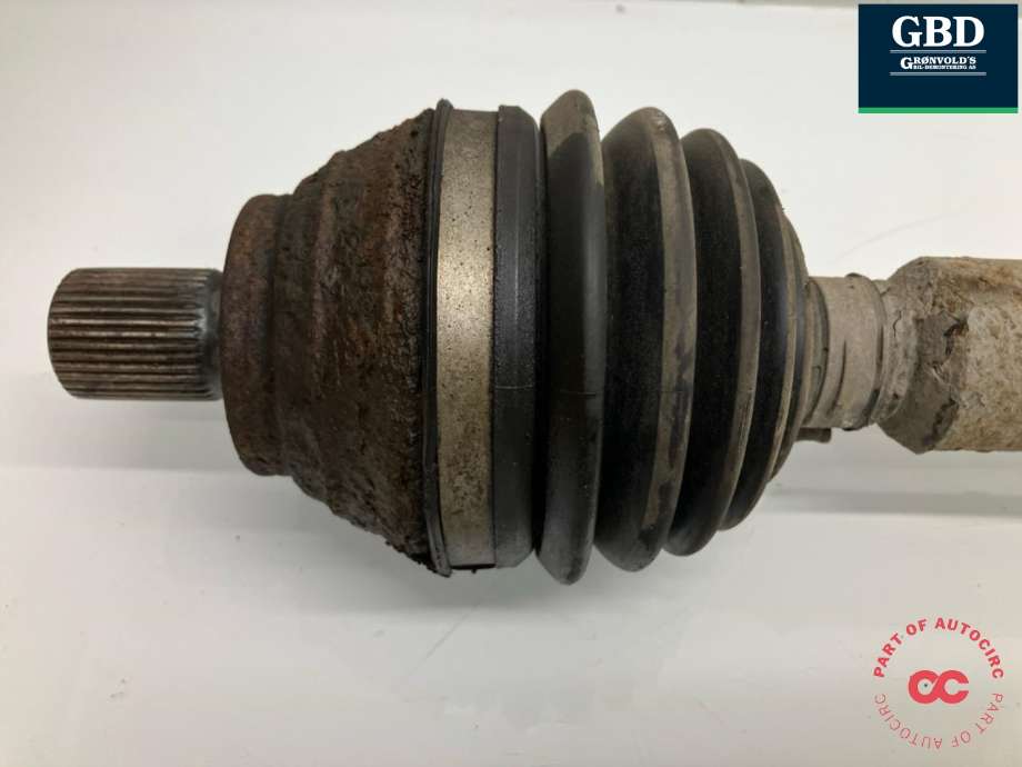 Drivaksel høyre foran, diesel/manuell til Audi A3 2003-2008 (Type II, Fase 1) (5Q0 407 272 FF|1K0 407 272 GM|1K0 407 456 CX)