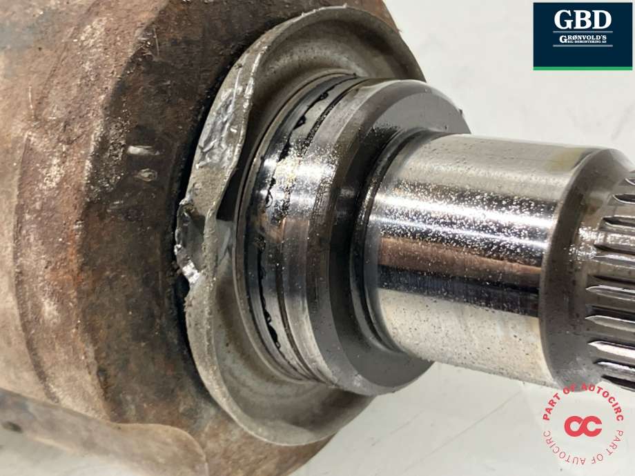 Drivaksel venstre foran, diesel/manuell til Mitsubishi Outlander 2007-2010 (Type II, Fase 1)  (3815A075|)