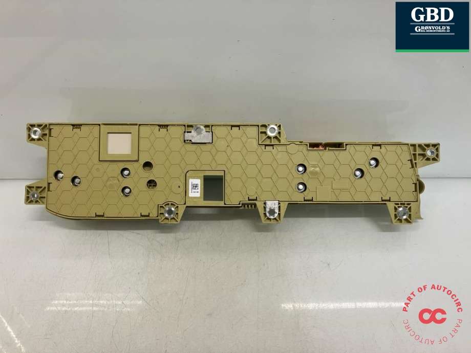 Sikringsboks til Ford Mustang Mach-e 2020-->> (2497513| LJ98-10B693-AD|LJ98-10C666-AC|21034194214)