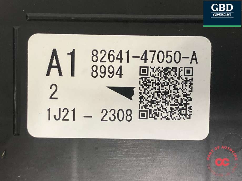 Sikringsboks motorrom til Toyota Corolla 2019-->>  (8264147050|82641-47050|)