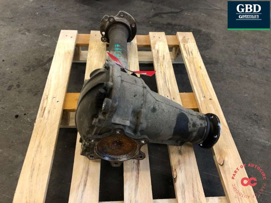 Kardang klokke foran til Toyota Hiace 2007-2012 (Fase 3)  (4111026570|)
