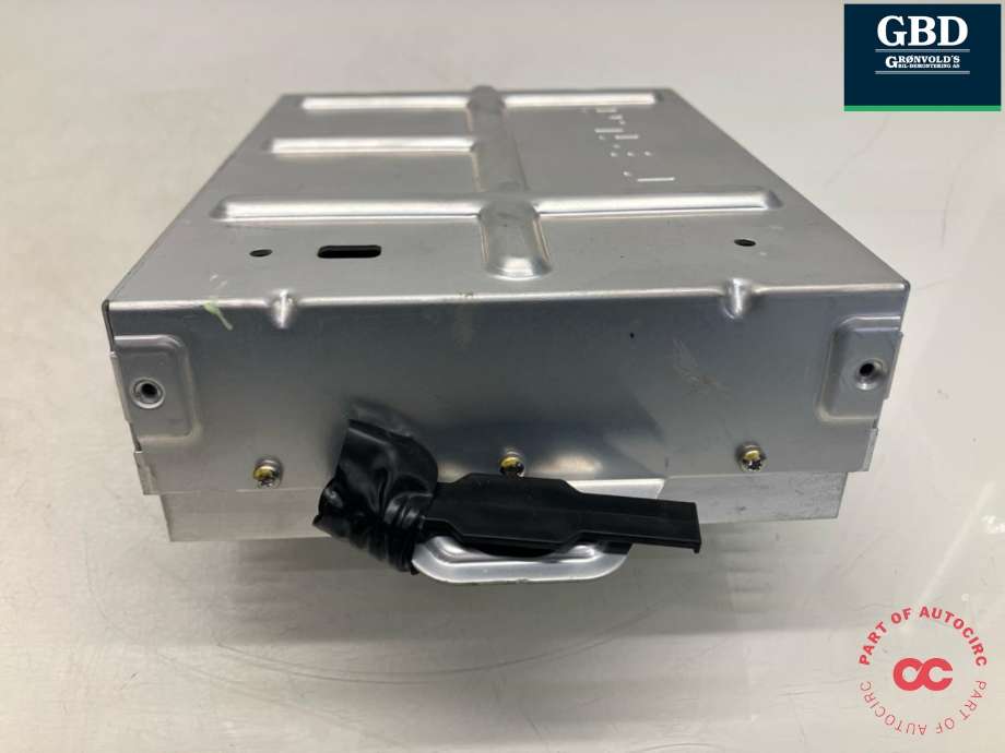 Bilstereo forsterker til Tesla Model Y 2021-2024 (Type I)  (1507152-01-B|)