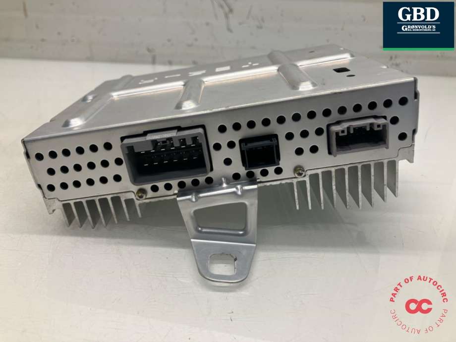 Bilstereo forsterker til Tesla Model Y 2021-2024 (Type I)  (1507152-01-B|)