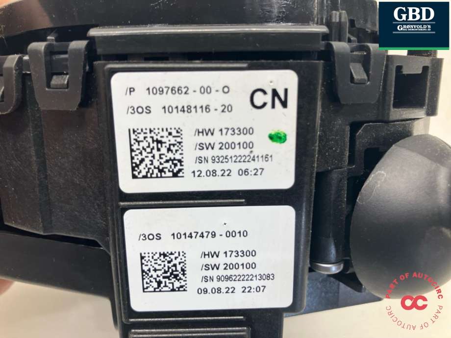Bryter combi til Tesla Model Y 2021-2024 (Type I)  (1097662-00-O|1097662-00-L | 1097662-00-M |1097662-00-N|1097662-00-P | 1097662-00-Q |1097662-00-R)