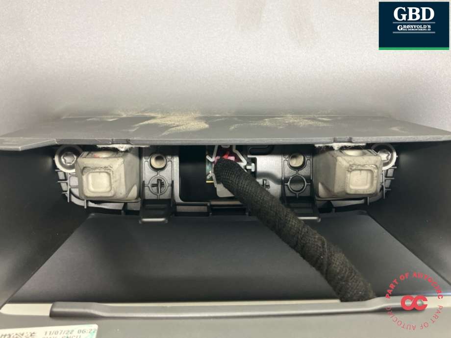 Multimedia display (MCU - Media Controller Unit) til Tesla Model Y 2021-2024 (Type I)  (1089543-00-J|1089543-00-I|1089543-00-K | 1659328-00-A)