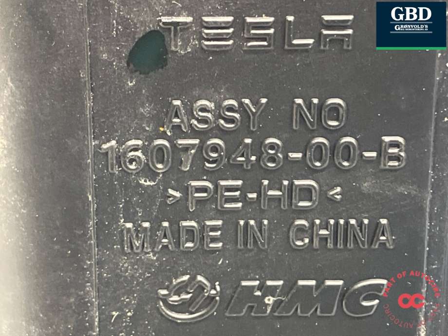 Spylertank foran til Tesla Model Y 2021-2024 (Type I)  (1607948-00-B|)