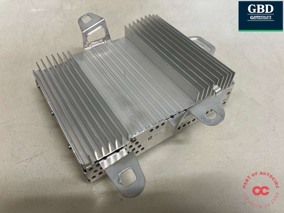 Bilstereo forsterker til Tesla Model Y 2021-2024 (Type I)  (1507152-01-B|)