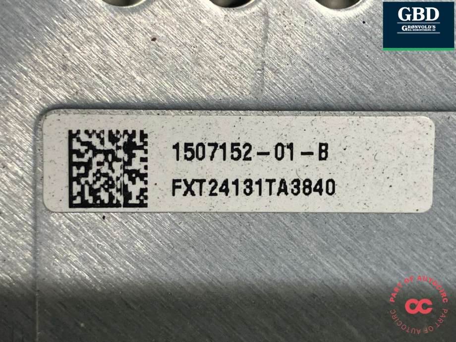 Bilstereo forsterker til Tesla Model Y 2021-2024 (Type I)  (1507152-01-B|)