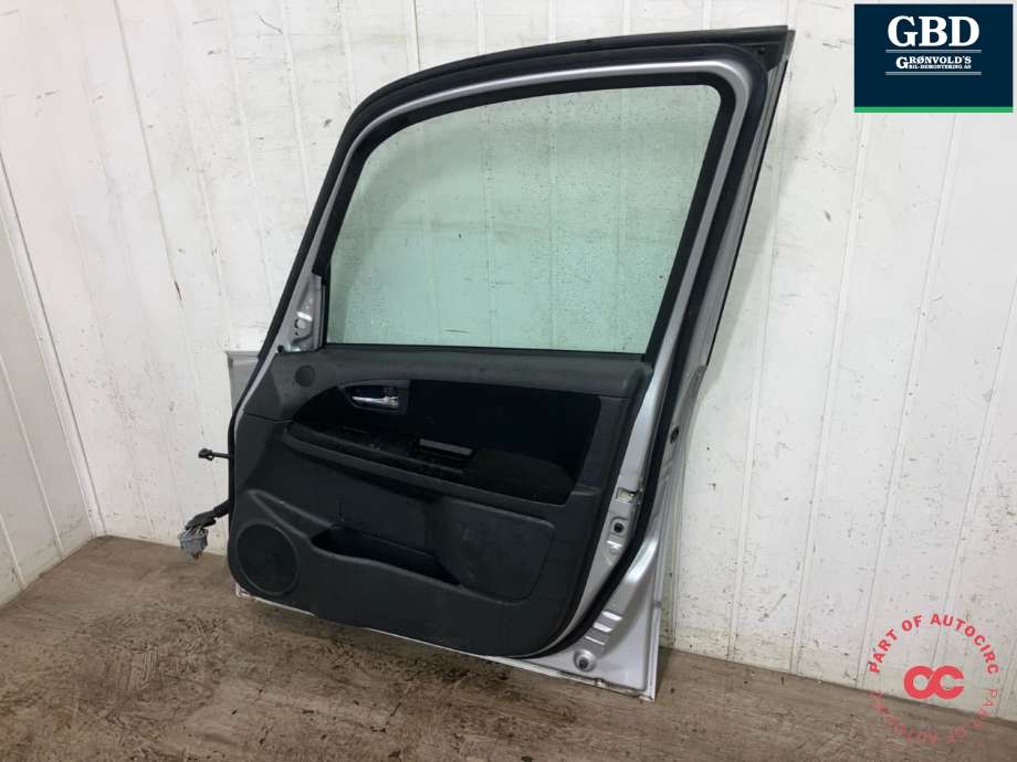Dør høyre foran til Suzuki SX4 2009-2013 (Type I, Fase 2)  (6800180820|6800180810|)