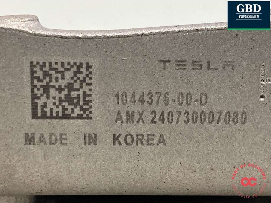 Bærebru høyre foran øvre til Tesla Model Y 2021-2024 (Type I) (1288326-00-A|1044376-00-D|)