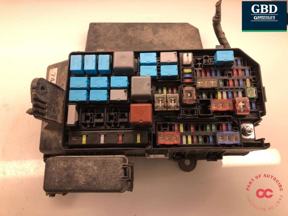 Sikringsboks motorrom til Toyota Land Cruiser 150, 2010-2013 (Fase 1)  (8262060060)