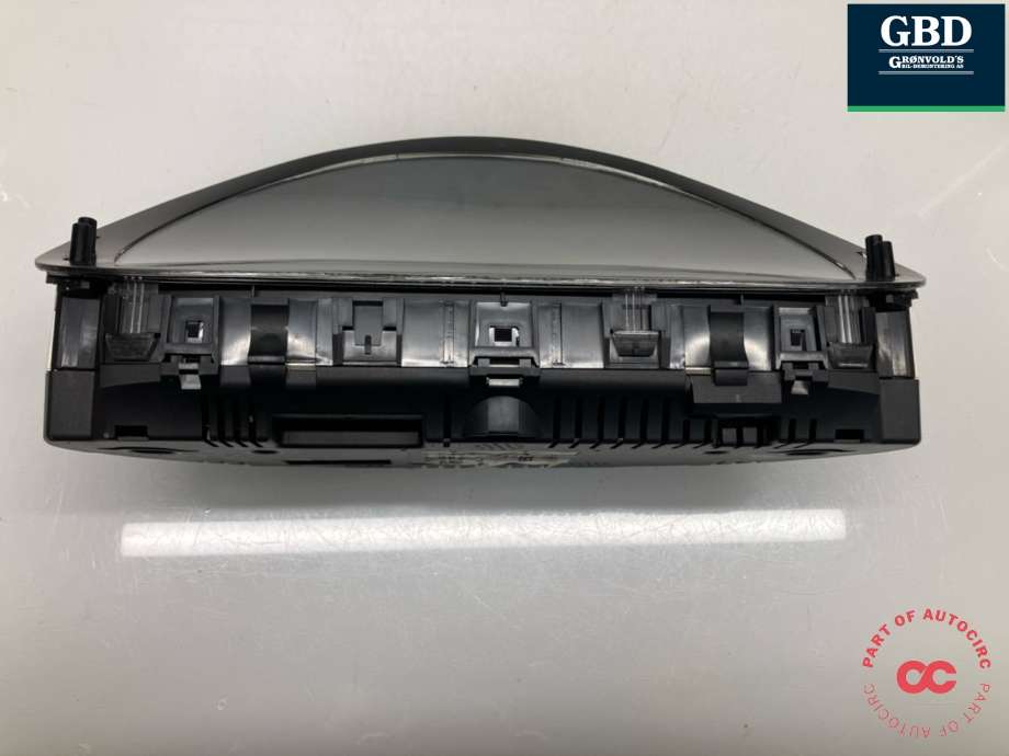 Instrumentpanel til Mercedes Sprinter 2013-2018 (Fase 2) (906) (906) (A 906 900 86 03|A 906 900 59 00|)
