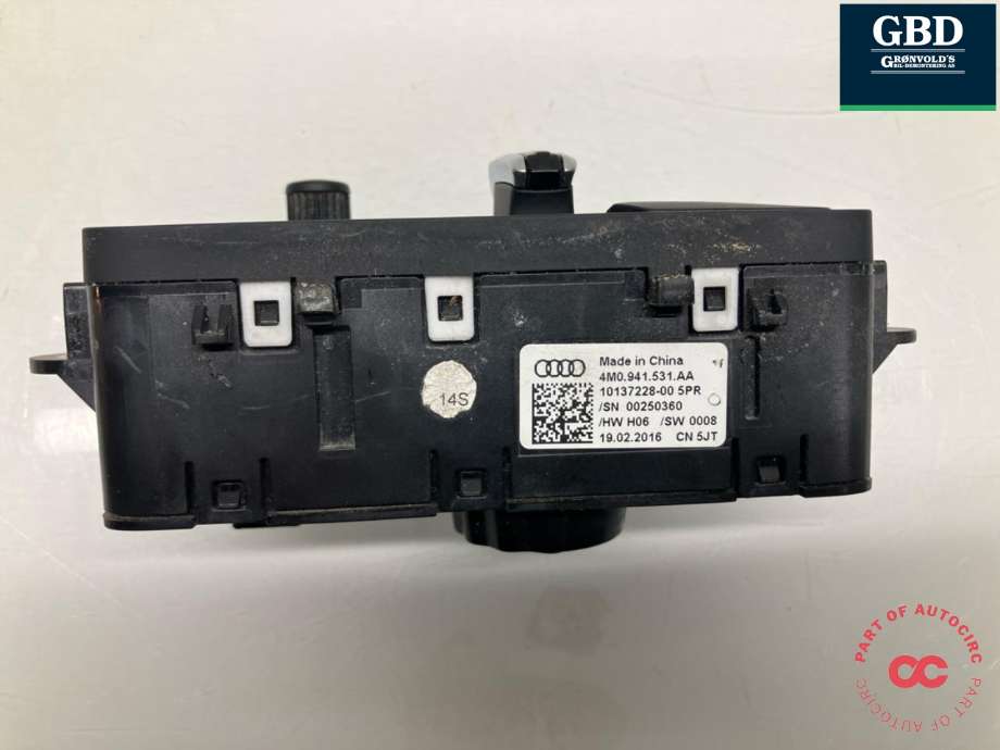 Bryter lys til Audi A4 2015-2019 (Type V, Fase 1) (B9) (B9) (4M0 941 531 AA 5PR|4M0 941 531 AA|)