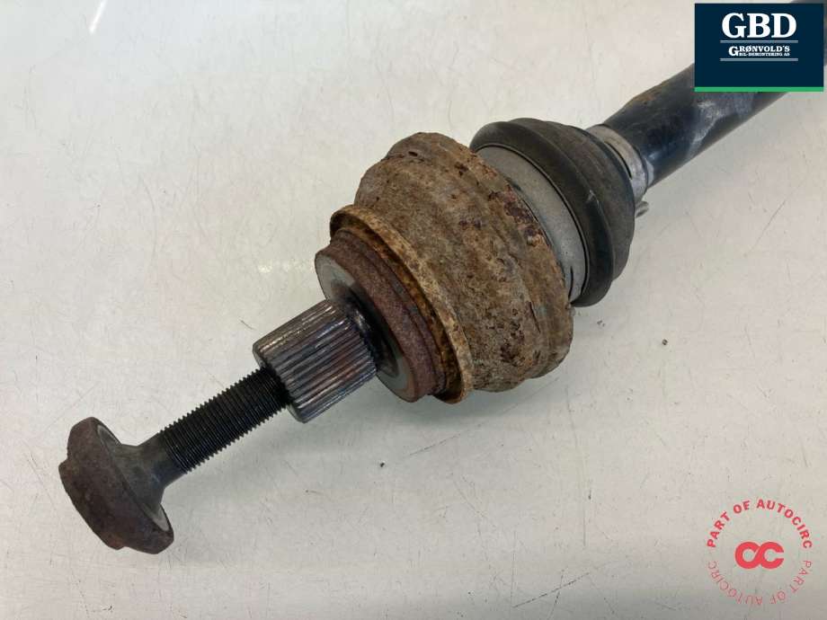 Drivaksel høyre bak, diesel/automat til Audi A4 2015-2019 (Type V, Fase 1) (B9) (B9) (8W0 501 203 D|1401234567|)