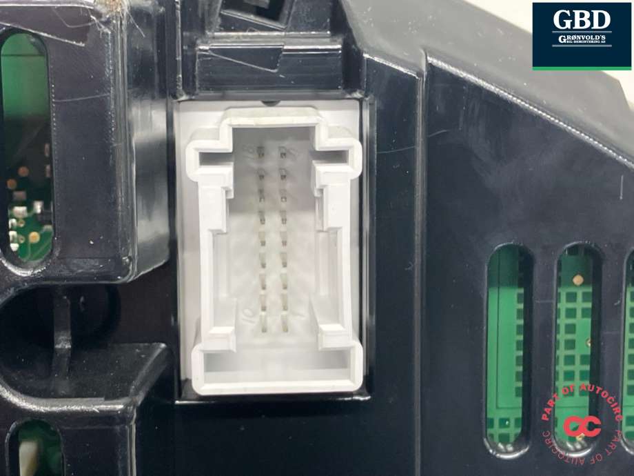 Instrumentpanel til Mercedes GLK 2008-2015 (X204) (X204) (A 204 900 38 02|A 204 540 77 48|A 204 900 58 07)