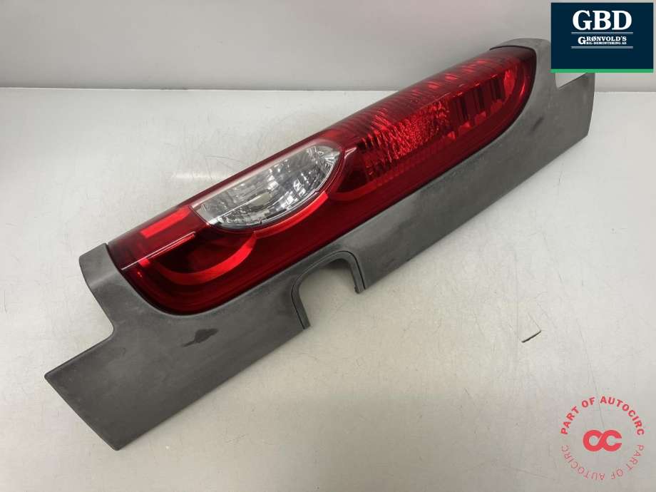 Baklykt høyre til Opel Vivaro A 2006-2014  (93854432|8200 415 251|89316021)