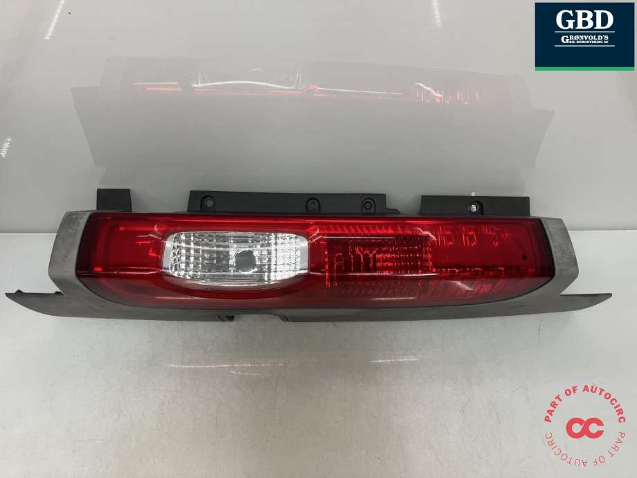 Baklykt høyre til Opel Vivaro A 2006-2014  (93854432|8200 415 251|89316021)