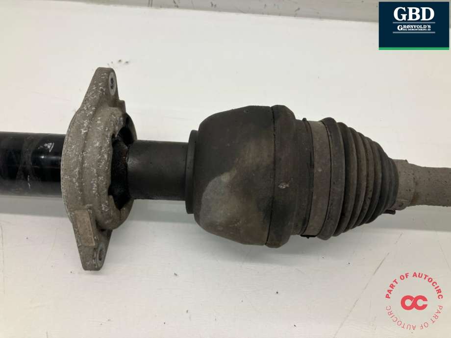 Drivaksel høyre foran, diesel/automat til Mercedes A-Klasse 2012-2018 (W176) (W176) (A 246 330 95 00|A 246 330 32 00|A 246 330 17 01)