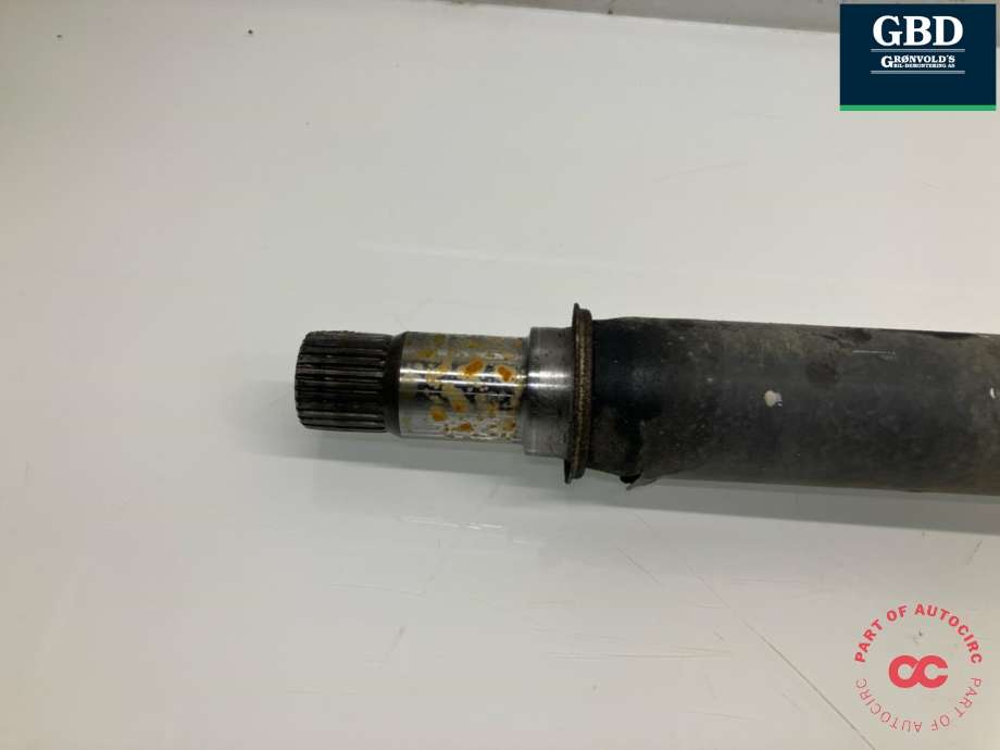 Drivaksel høyre foran, diesel/automat til Mercedes A-Klasse 2012-2018 (W176) (W176) (A 246 330 95 00|A 246 330 32 00|A 246 330 17 01)