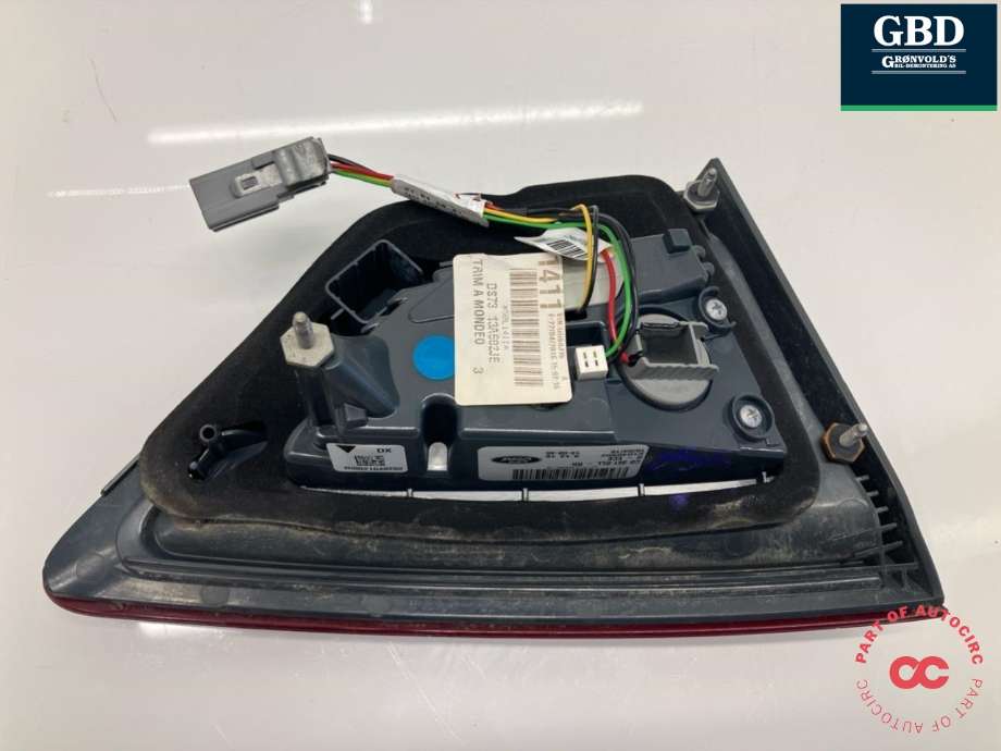 Baklykt høyre indre til Ford Mondeo 2014-2019 (Type V, Fase 1) (2345659|DS73-13A602-JE|)