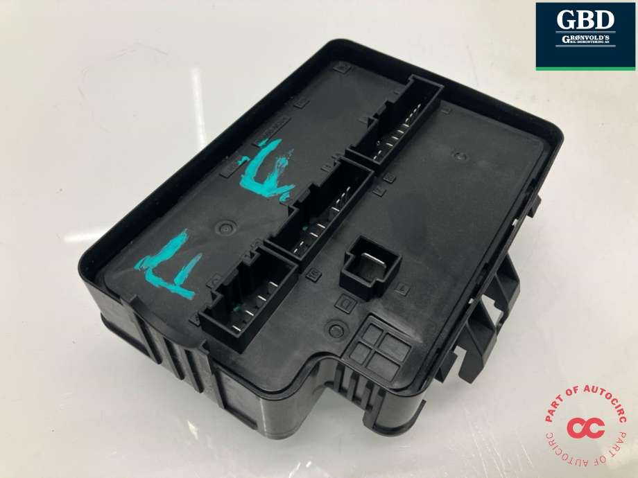 Sikringsboks motorrom til NIO ES8 2021-->> (P0000660|)