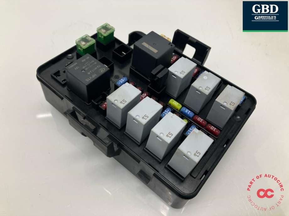 Sikringsboks motorrom til NIO ES8 2021-->> (P0000660|)