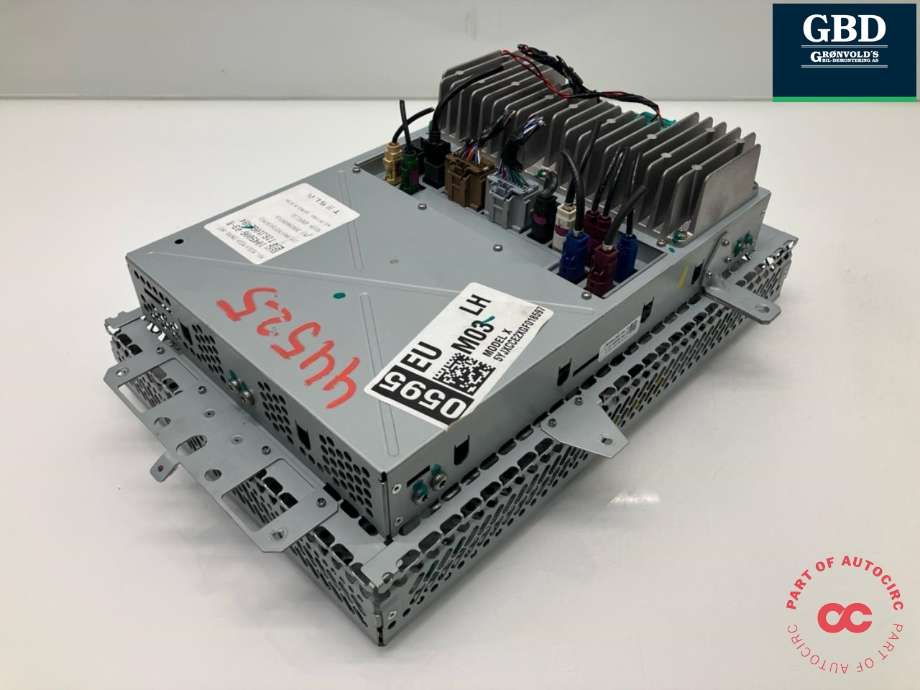 Multimedia display (MCU - Media Controller Unit) til Tesla Model X 2016-->>  (8764561-03-B|1045006-03-C | 1045006-03-D |1098060-00-E |1045006-03-H | 1045006-03-J|1098050-00-H | 1098050-99-H |1098050-99-J |1098050-99-K | 1045006-03-B)