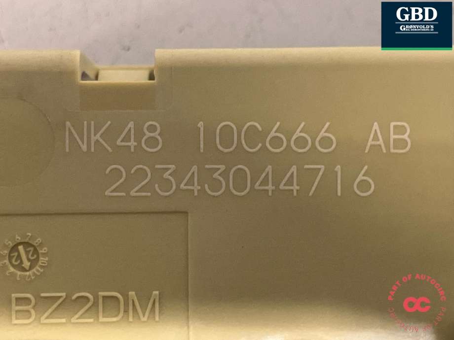 Sikringsboks til Ford Mustang Mach-e 2020-->> (2497513|LJ98-10B693-AD|)