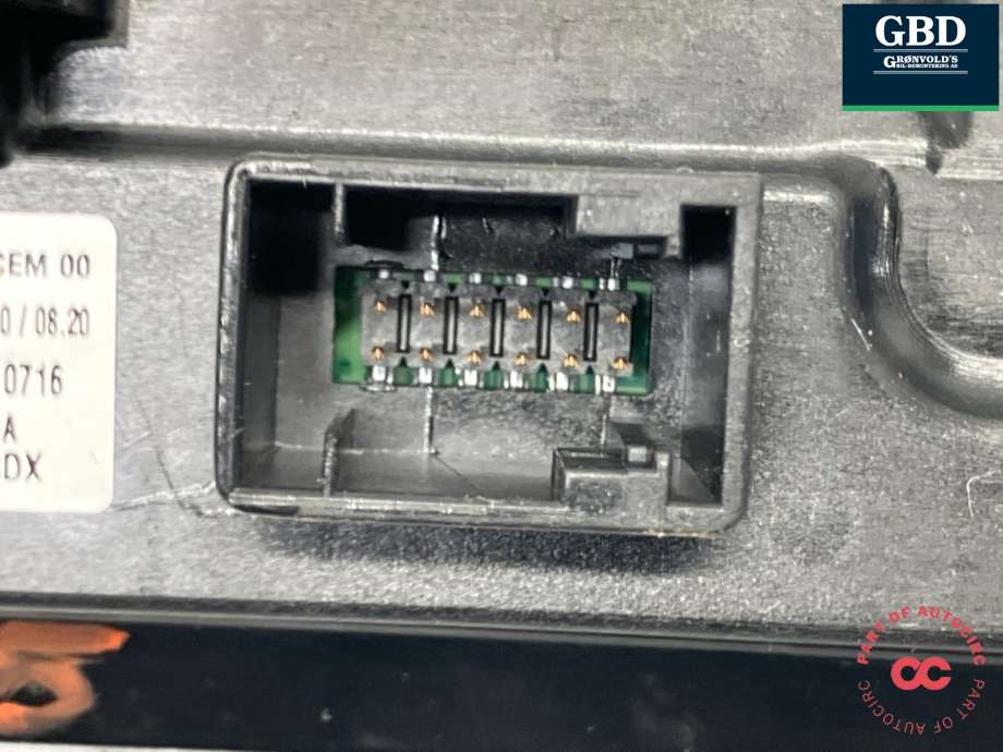 Bilstereo navigasjon betjeningspanel til Peugeot 3008 2016-->> (Type II)  (98 318 223 DX|)