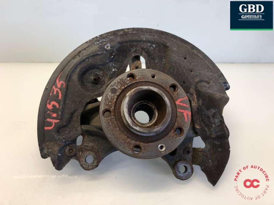 Hjulspindel venstre foran til DS DS7 Crossback, 2018-->>  (16 478 574 80)