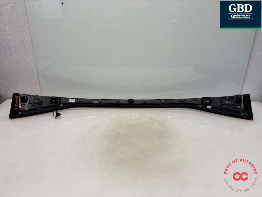Baklykt midtre til Mercedes EQB 2022-->>  (A 243 906 39 00|)