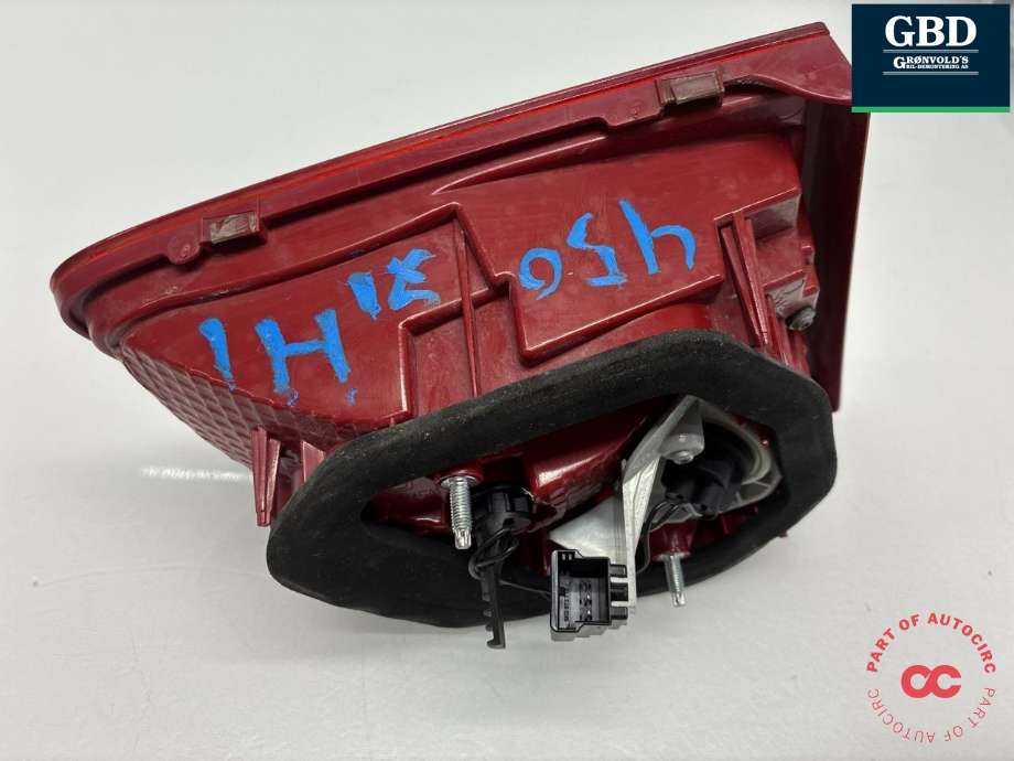 Baklykt høyre indre til VW Passat 2011-2015 (B7) (B7) (3AE 945 094 J|)