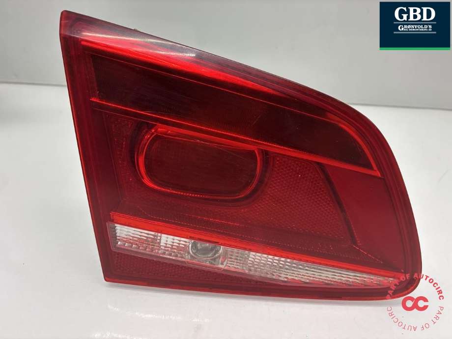 Baklykt venstre indre til VW Passat, 2011-2015 (B7) (B7) (3AE 945 093 J)