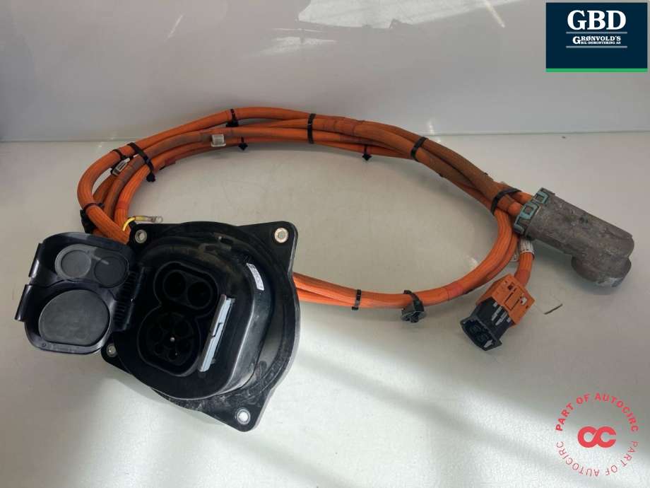 Batterilader inntak/luke til BMW i4, 2021-->> (G26) (G26) (61 12 5 B39 C73)