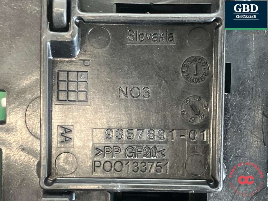 Sikringsboks bagasjerom til BMW i4 2021-->> (G26) (G26) (61 14 5 A0E 7D0|61145A0E7D0|P00166266-AJ)