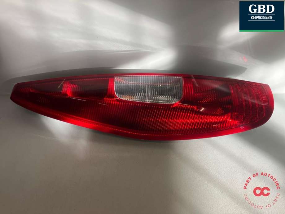Baklykt venstre til Mitsubishi Colt, 2004-2008 (Type VII, Fase 1) (8330A327)