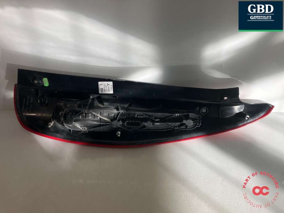 Baklykt venstre til Mitsubishi Colt 2004-2008 (Type VII, Fase 1)  (8330A327|8330A233|)