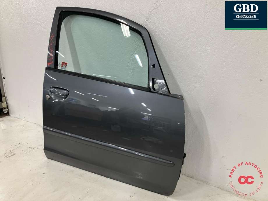 Dør høyre foran til Mitsubishi Colt 2004-2008 (Type VII, Fase 1) (MN161884|)