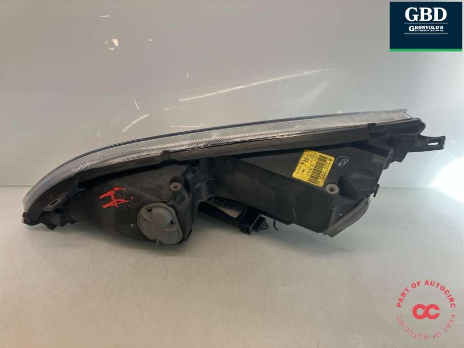 Frontlykt høyre halogen til Mitsubishi Colt 2004-2008 (Type VII, Fase 1) (8301B870|MR957354|0 301 208 202)