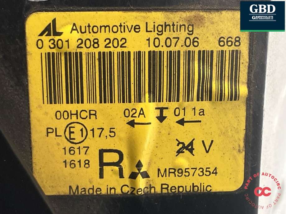 Frontlykt høyre halogen til Mitsubishi Colt 2004-2008 (Type VII, Fase 1) (8301B870|MR957354|0 301 208 202)