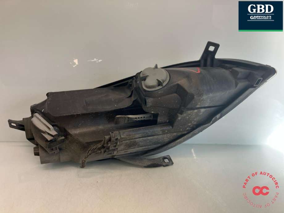 Frontlykt venstre halogen til Mitsubishi Colt 2004-2008 (Type VII, Fase 1)  (8301B869|8301A283|0 301 208 201)