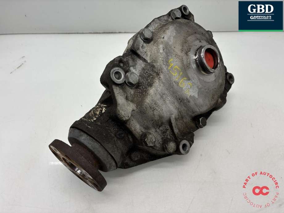 Kardang klokke foran til BMW 5-Serie, 2003-2010 (E60/E61) (E60/E61) (31 50 7 555 877)