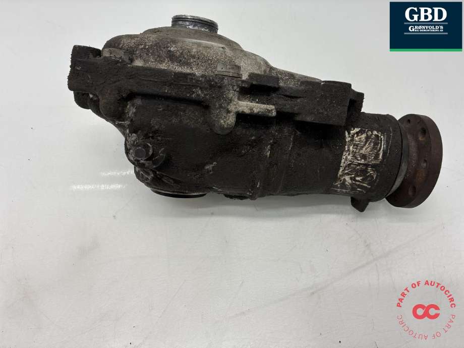 Kardang klokke foran til BMW 5-Serie 2003-2010 (E60/E61) (E60/E61) (31 50 7 555 877|)