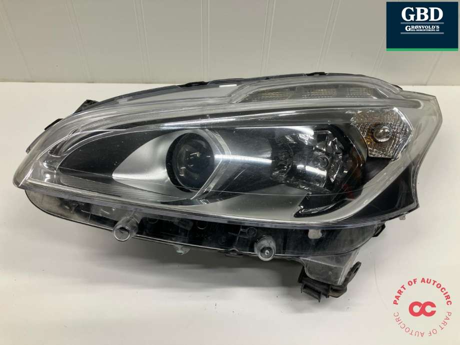 Frontlykt venstre halogen til Peugeot 208, 2012-2019 (Type I)  (16 853 526 80)