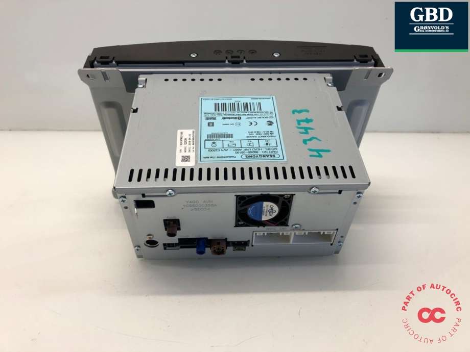Bilstereo navigasjon til SsangYong Rexton 2018-->> (Y400) (Y400) (8920038100LAX|)