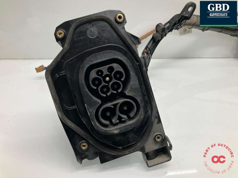 Batterilader inntak/luke til VW ID.BUZZ 2022-->> (1N3 971 531 AB|1N3 971 531 D|1T3 907 175)