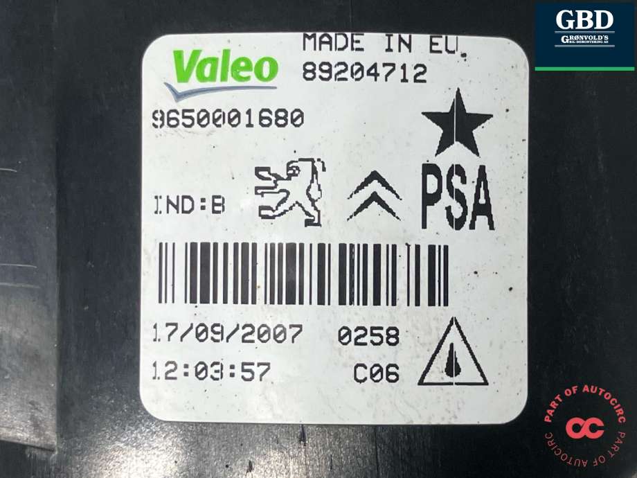 Tåkelykt høyre foran til Peugeot 207 2006-2012  (VALEO|6206 E1|9650001680|89204712)
