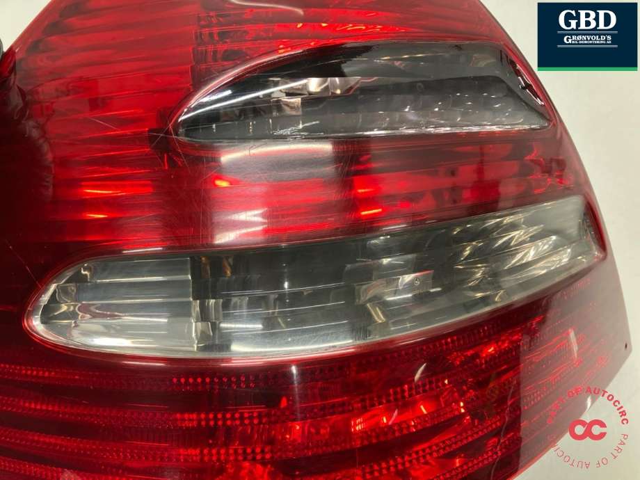 Baklykt venstre til Mercedes E-Klasse 2002-2006 (Fase 1) (W211) (W211) (A 211 820 03 64 64|A 211 820 03 64|)