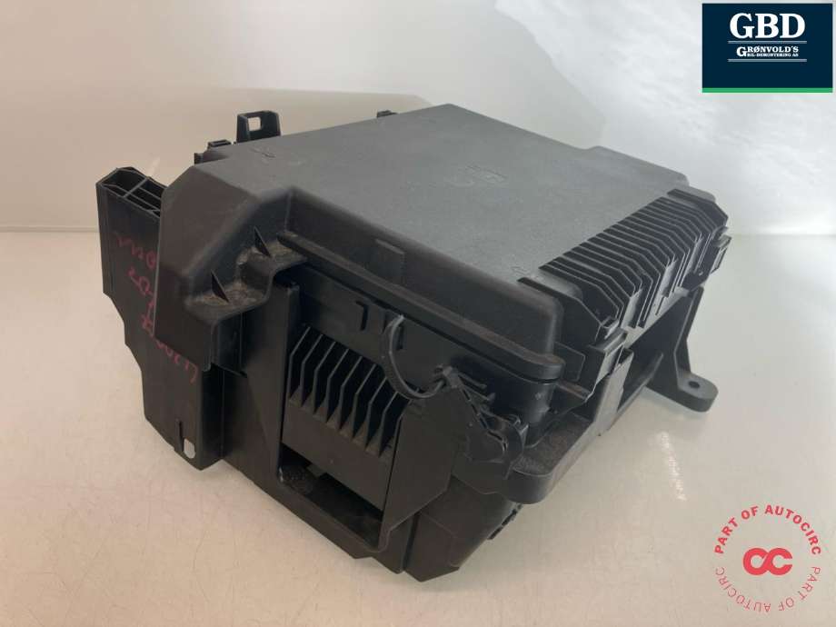 Sikringsboks motorrom til Ford E-Transit 2022-->> (2795644|PZ3T-14D068-FH|PZ3T14D068FH)