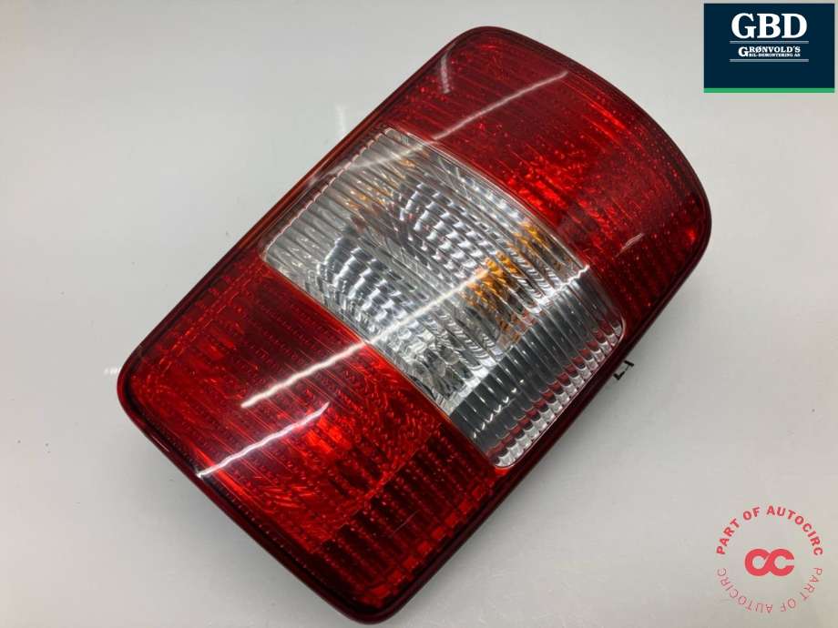 Baklykt venstre til VW Caddy 2004-2010 (Type III, Fase 1)  (2K0 945 095 P|2K0 945 095 M|)